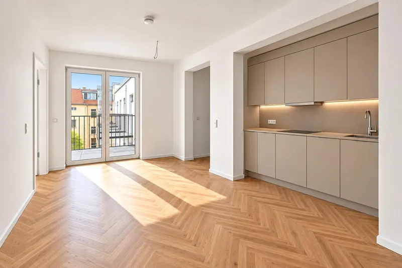 DREI ZIMMER BAU WOHNUNG mit eigenem Garten im schönen Charlottenburg — photo 1